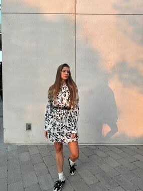 Black & White Floral Long-Sleeve Mini Dress
Reserved
Size S